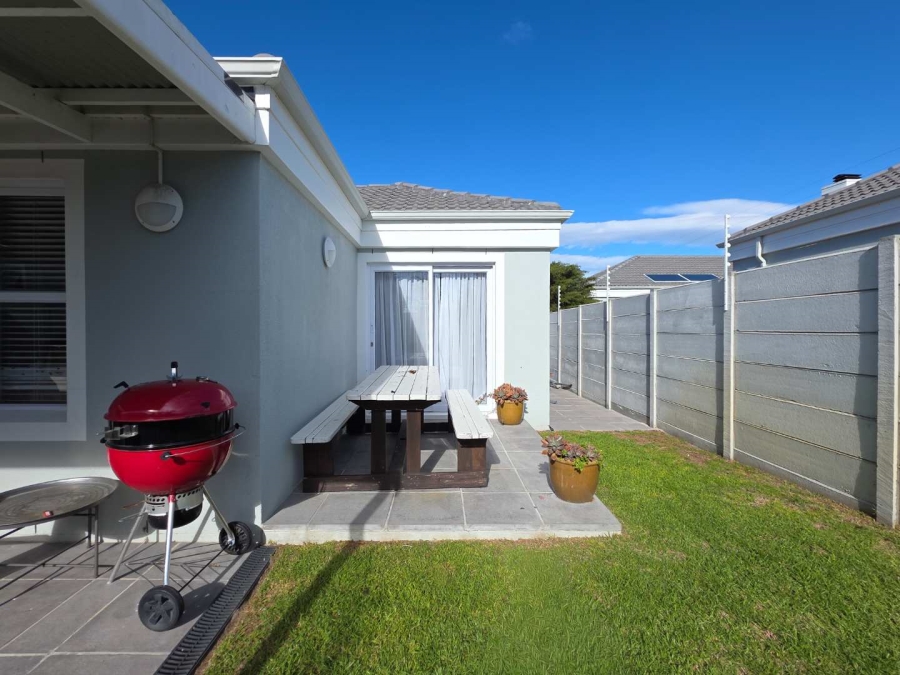 3 Bedroom Property for Sale in Sunningdale Western Cape